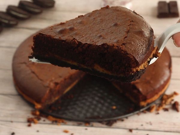 Fıstık ezmeli ve Oreo bisküvili brownie - Hazırlık adım 7